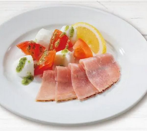 炙り生ハムのカプレーゼ